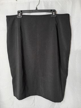 Le Suit Black Tailored Pencil Skirt